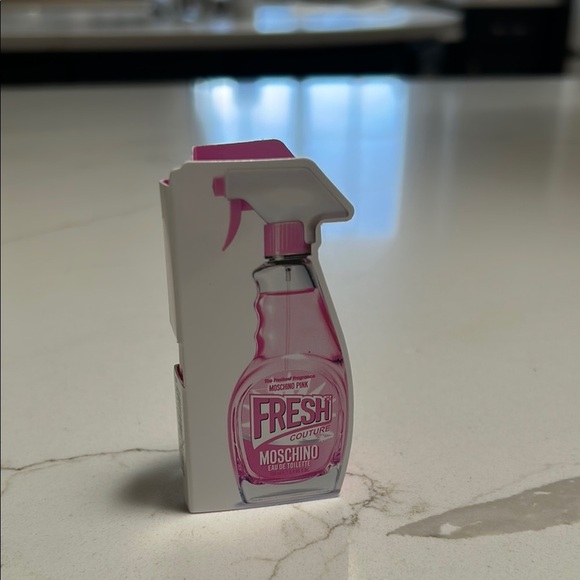 Moschino Pink Fresh Couture Body Spray - Picture 1 of 4